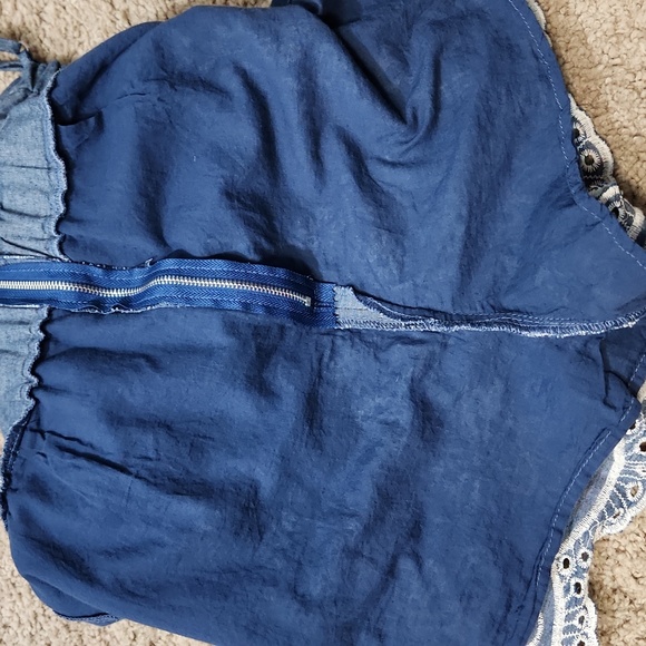 Simplee Womens Chambray Demim Embroiderd Romper Size SM Floral Boho Adjustable - Picture 8 of 11